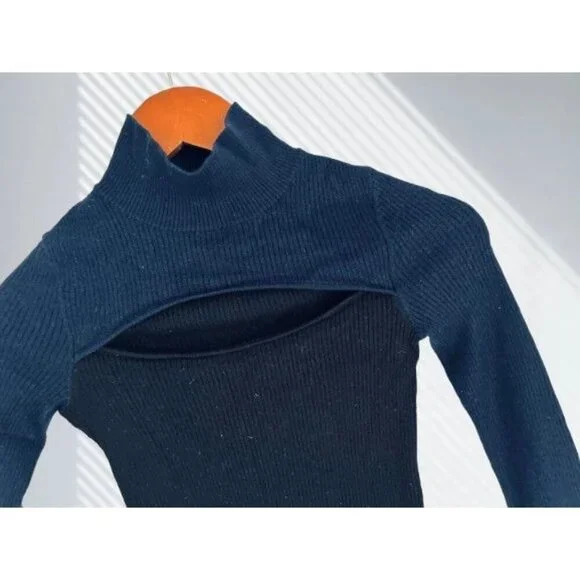 From Future Womens Ribbed Two-Tone Navy & Black Turtleneck Wool Sweater Size Sma - Picture 1 of 10